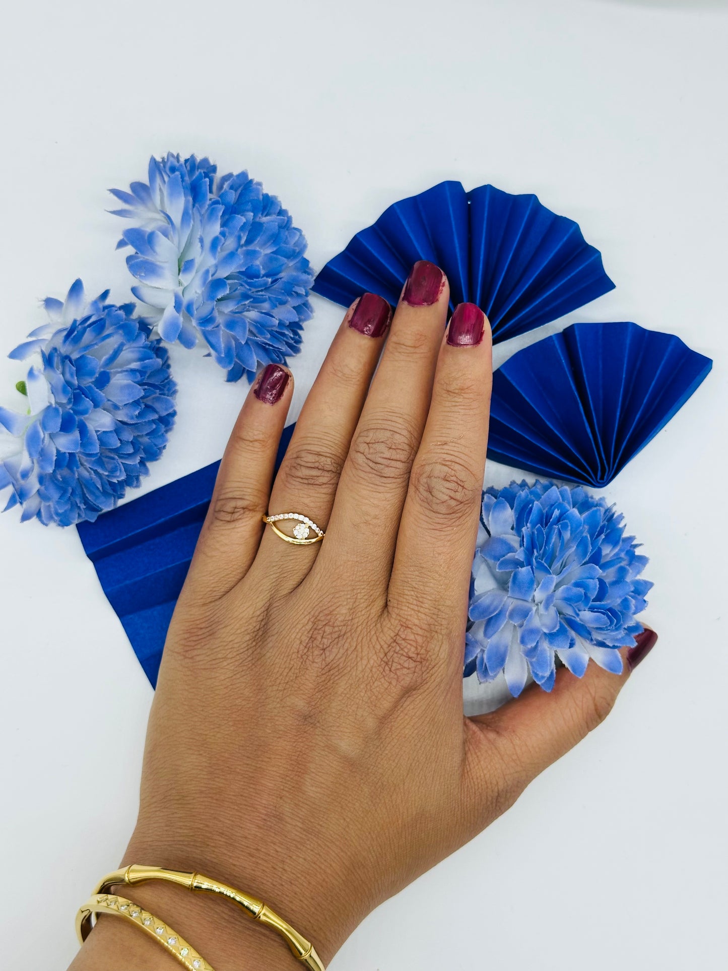 Petal Glimmer Ring